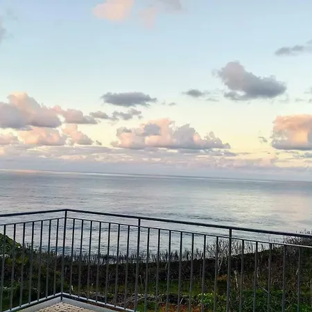 Dolphin House Villa *