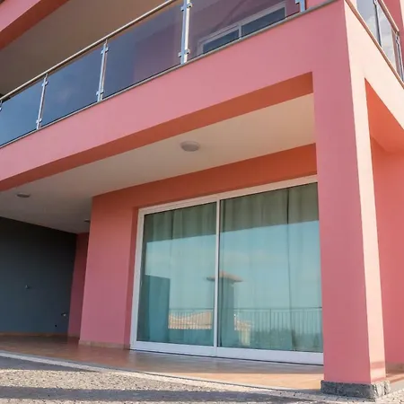 Dolphin House * São Vicente