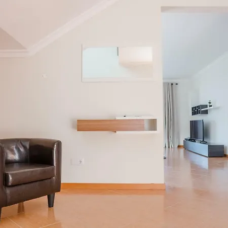 Dolphin House Villa *