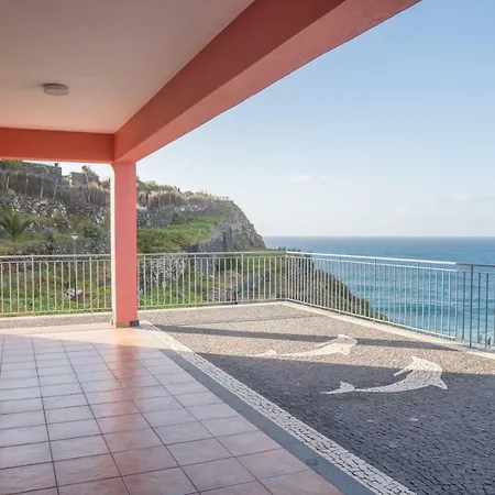 Villa Dolphin House